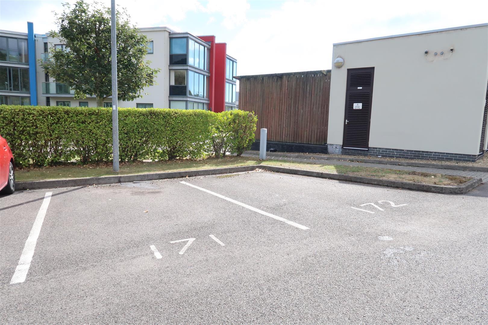 WOODLANDS, HAYES POINT, SULLY Jeffrey Ross Estate Agents